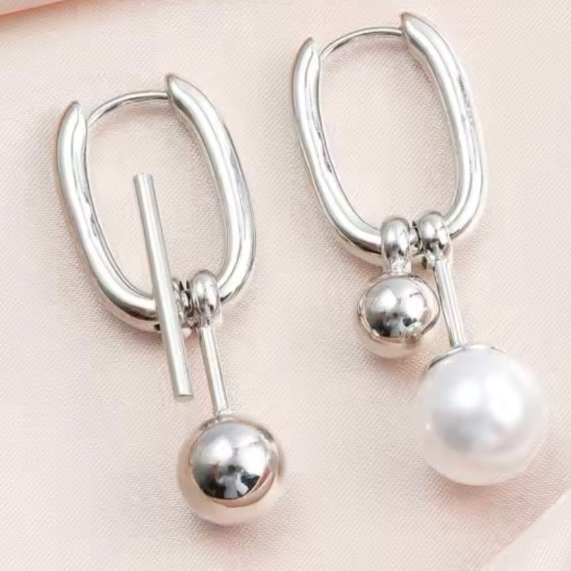 U - Asymmetry Perl Pierce　U字アシンメトリーパールピアス