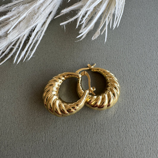 Twisted Hoop Pierce　ツイステッドフープピアス